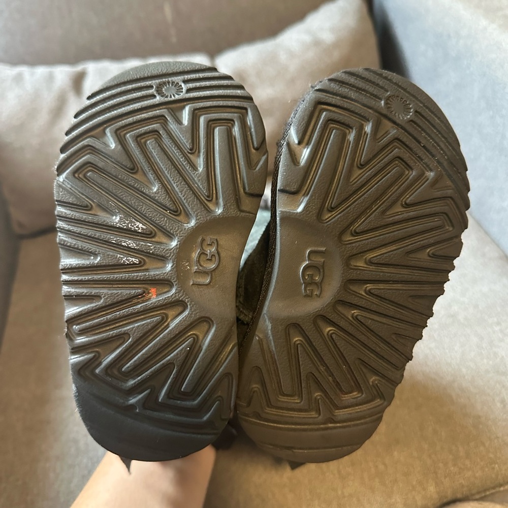 UGG Kids Black Furry Bailey Bow Boots Size 7 toddler - Picture 7 of 8